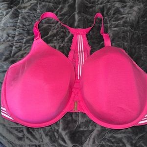 Like new Cacique lined bra!  Size 42F